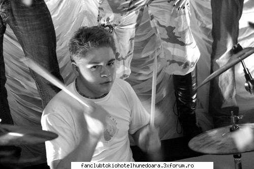 biografie - e super tare biografia lu Gusti - GUSTAV