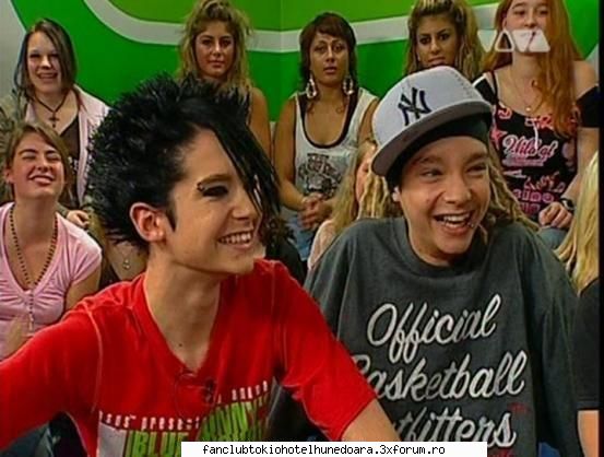 ce happy sunt fratziorii  :rotfl:  :rotfl:  :rotfl:  :rotfl:  :rotfl: aici punem poze cu tom