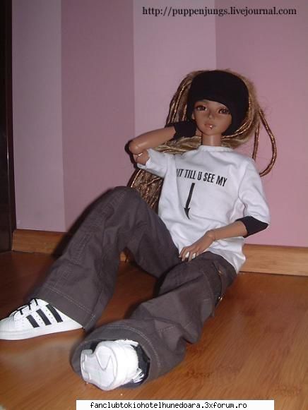 papusha Tom - e sooper dragutza.....poate se fac shi cu Georg - TOM